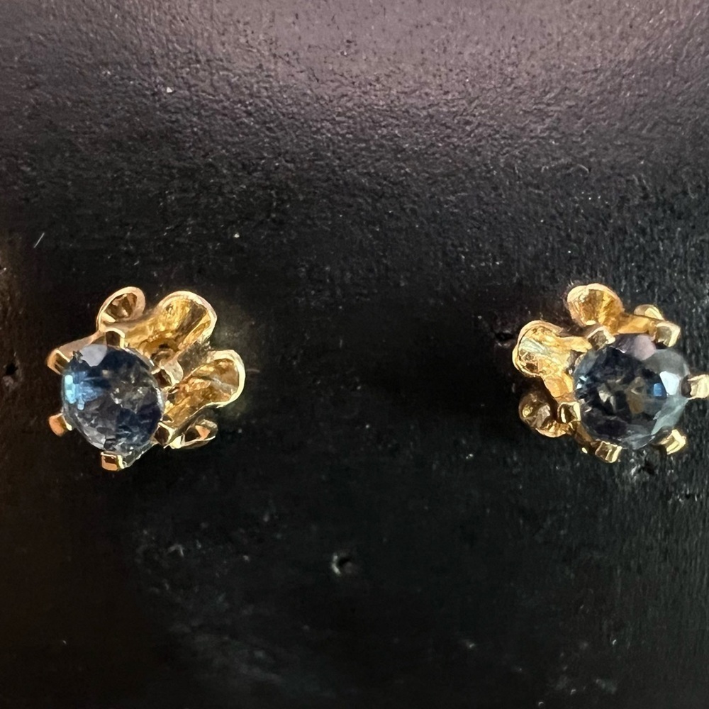 14K YELLOW GOLD SAPPHIRE BUTTERCUP DAINTY SETTING STUDS 🦋 - Picture 12 of 17